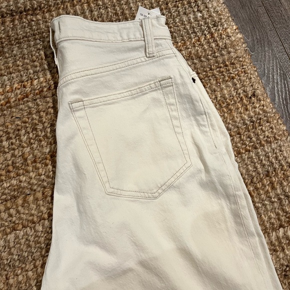 Cream Abercrombie Curve Love Ultra High Rise Ankle Straight Jean - Picture 2 of 5